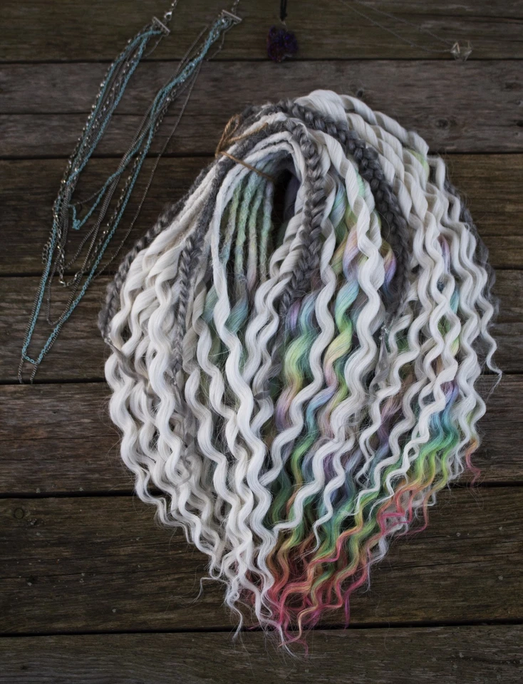 Juego de acento de rastas sintéticas onduladas DE 16" Foto 1 de 3