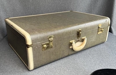 Vintage Platt AIRESS Suitcase Tweed Olive Green Cream Leather Edge 26x8x17” Nice - Image 1 of 4