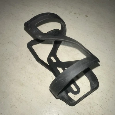 Specialized Zee Cage II Плоская Черная Клетка для Бутылок с Боковой загрузкой ЛЕВАЯ Композитная Матовая - Изображение 1 из 4