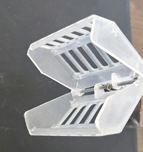 Lot Of 10 - Beekeeper Clip Queen Catcher Catch Tool Garden Yard - Free SHIP ! - Picture 1 of 3