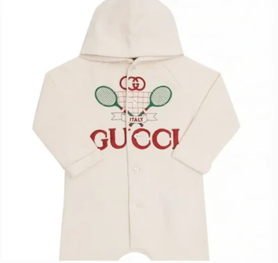 Mono mameluco infantil Gucci con capucha excelente crema marfil 6-9 meses Foto 1 de 4