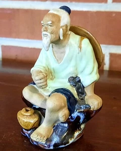 Figura de cerámica artística Shiwan vintage china Mudman sentado pesca esmaltada de cerámica - Imagen 1 de 6