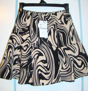 Stradivarius Fit & Flare Skater Skort NWT Size 0 - Picture 1 of 4