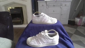 Ladies Adidas superstars trainers size uk 7 - Picture 1 of 5