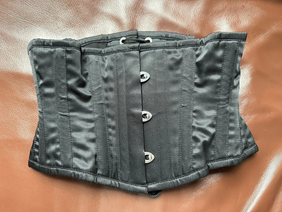 What Katie Did l 22 Corsé Bebé Retro Vintage Reloj de Arena Burlesque Fetiche Pinup Foto 1 de 4