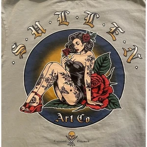 Sullen Art Collective T-Shirt One Rose Grafik Pin Up Girl Sea Foam Small A125 - Bild 1 von 6