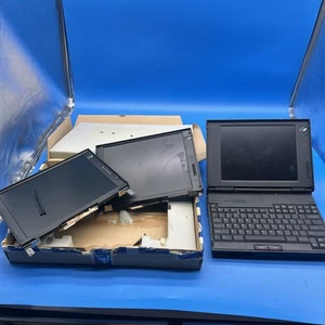 Vintage IBM ThinkPad 9545 Teile oder Reparatur mit extra Bildschirmen - Bild 1 von 11