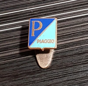 Piaggio Knopf Logo emailliert "PICCHIANI BARLACCHI" ALT+ORIGINAL - Maße 11x14mm - Picture 1 of 2