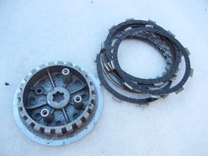 BUJE CESTA EMBRAGUE MOTOR APRILIA MINARELLI AM6 RS50 y ALGUNAS PLACAS EMBRAGUE USADAS - Imagen 1 de 4