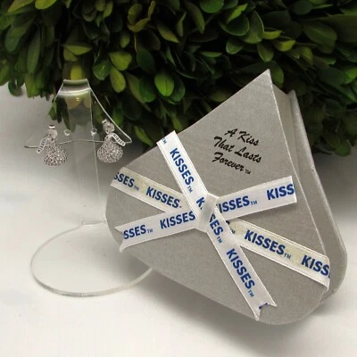 Pendientes de ley "Hershey's" Kiss circonita cúbica Foto 1 de 4