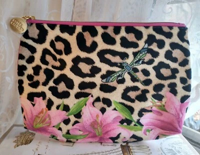 Bolsa de cosméticos floral de leopardo Estee Lauder Foto 1 de 4