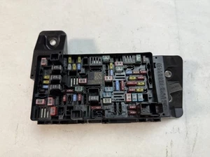 2020-2024 DODGE 1500 OEM CENTER POWER DISTRIBUTION FUSE BOX 68467640AA - Picture 1 of 8