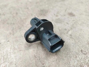 12/2012 to 12/2021 Mitsubishi LA LB Mirage - Camshaft position sensor MR985041 - Picture 1 of 4