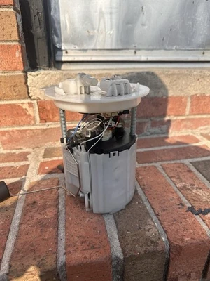 Оригинальный топливный насос для Camaro 5-го поколения, седана Chevy SS, Pontiac G8, Caprice PPV - Изображение 1 из 3