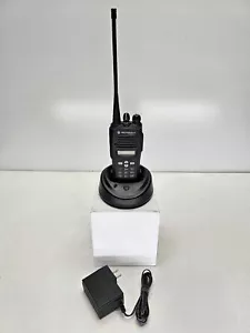 Motorola CP200 XLS UHF 438-470 MHz 128 Channel 4 Watt FULL KEYPAD (Complete Kit) - Picture 1 of 7