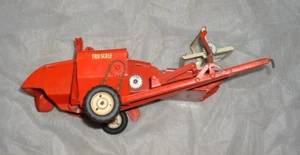 Vintage 1950's Tru-Scale Pull Type Combine 1/16 Scale Toy Farm Implement - Picture 1 of 6