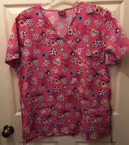 DENICE V-Neck Pink W/ Hearts MEDICAL SCRUBS Top/Shirt Bust 44" M/L - Picture 1 of 4