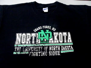 Used North Dakota UND Fighting Sioux w/Retired Name T- Shirt XL Gildan Used - Picture 1 of 2