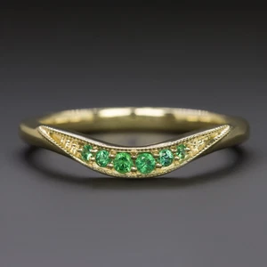 ALIANZA DE BODA CONTORNO ANILLO APILABLE ESMERALDA NATURAL ORO AMARILLO 14k curvado verde - Imagen 1 de 1