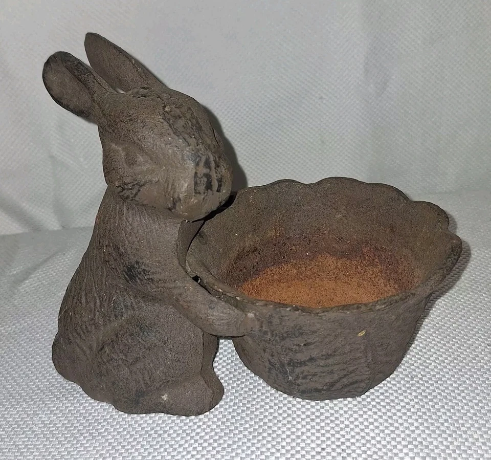 Hierro Fundido Conejito de Pascua Conejo Cuenco Jardín Estatua Alimentador de Pájaros Maceta Baño de Pájaros Foto 1 de 2