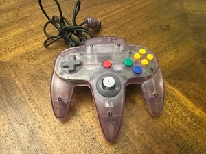Mando Oficial Nintendo 64 N64 Auténtico OEM Púrpura Atómico Funcionando NUS-005 - Imagen 1 de 4