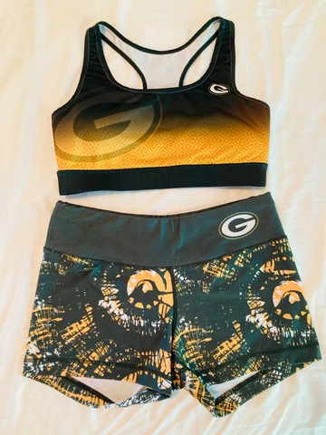 Green Bay Packers Womens Workout Outfit Medium Top Bra Shorts NFL Cover