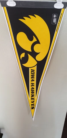 IOWA HAWKEYES VINTAGE NCAA FELT PENNANT WITH HOLDER 8/28/21 Cover