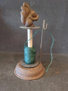 VINTAGE FREESTANDING CAST IRON SQUIRREL DESIGN TWINE GARDEN/KITCHEN TIDY HOLDER - Picture 1 of 5