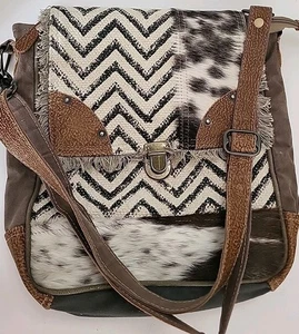 Myra Unique Upcycled Canvas Rindsleder Schultertasche Patches S-1370 Handtasche - Bild 1 von 6