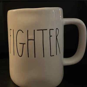 RAE DUNN MUG FIGHTER - Bild 1 von 1
