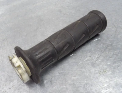 98-02 Kawasaki Ninja ZX6R & 05-08 ZZR600 throttle sleeve hand grip 46019-1095 - Image 1 of 2