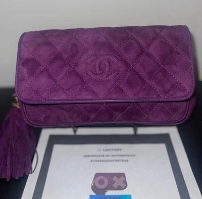 Auténtico bolso de mano Chanel acolchado de gamuza ciruela Foto 1 de 4