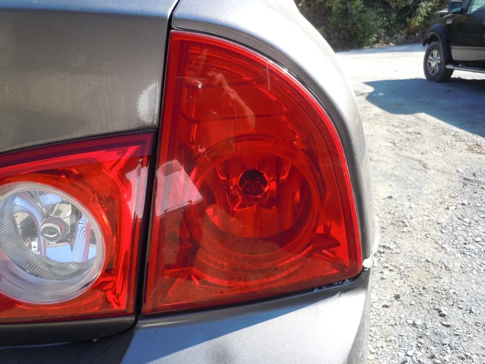 Chevrolet Malibu 2008-2012 luz trasera pasajero derecho derecho OEM Foto 1 de 1