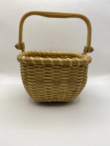 Nantucket Style Basket~Square with Wood Handle Cover