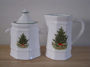 Pfaltzgraff Christmas Heritage Creamer & Sugar Bowl Set - Picture 1 of 4