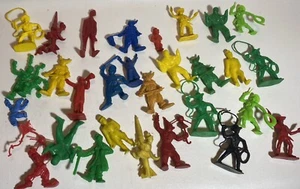 Lot of 29 VINTAGE CIRCUS CLOWN CARNIVAL SIDESHOW PLASTIC FIGURES - 3.5" - Picture 1 of 2