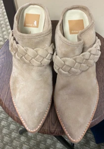 Women NWOT "Dolce Vita" tan, slip on,block heel, pointed boots. Size 6.5 - Picture 1 of 3