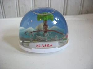 Vtg ALASKA Snowdome Snowglobe  Plastic Souvenir TRUE LIES Hong Kong - Picture 1 of 4
