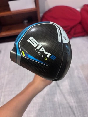TaylorMade SIM 2 Max-D Driver 12° Driver Right-Handed w/ Titliest Headcover - Image 1 of 4