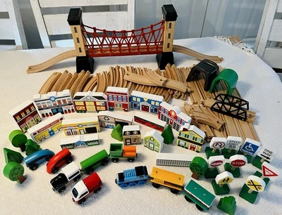 Juego de tren de madera Melissa & Doug 80 piezas edificios vías coches señales puente Foto 1 de 4