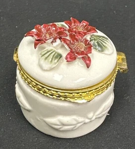 Zales Limited Edition Poinsettia Container - Picture 1 of 10