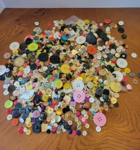 2 Lbs Antique Vintage Buttons Arts & Crafts Sewing Shell, Bakelite, celluloid #1 - Picture 1 of 11