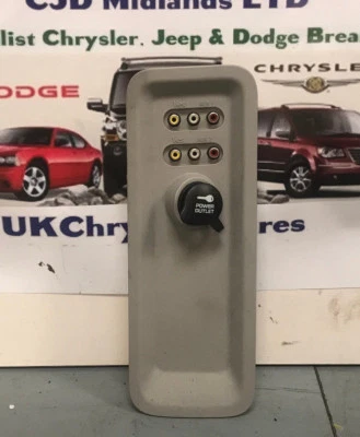 Chrysler Grand Voyager 2008-12 задний отделкой вспомогательная панель - Изображение 1 из 3