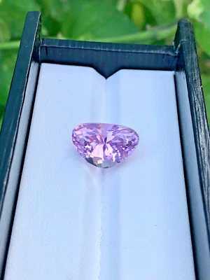 Piedra preciosa de kuncita rosa natural, defectos corte trillón, kuncita facetada 10,65 quilates Foto 1 de 4