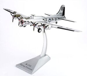 Boeing B-17 B-17G Flying Fortress "Miss Conduct" USAAF 1/72 Scale Diecast Model