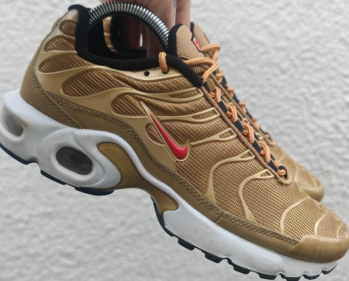 NIKE Air Max Plus