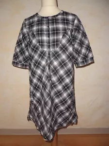 Robe LEVIS Taille 14 ans - Imagen 1 de 4
