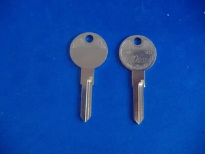 TWO CLASSIC V37 VOLKSWAGEN VW KEY BLANKS LOCKSMITH VINTAGE AUTO X203 - Picture 1 of 1