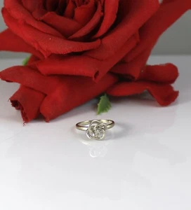 14k White Gold Knot Diamond 2.35g Size 5.5 Ring FERAL CAT RESCUE - Bild 1 von 3