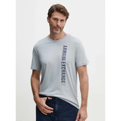 CAMISA MANGA CORTA CON LOGOTIPO DE AJUSTE REGULAR ESTAMPADO VERTICAL PEQUEÑA ARMANI EXCHANGE PARA HOMBRE Foto 1 de 4